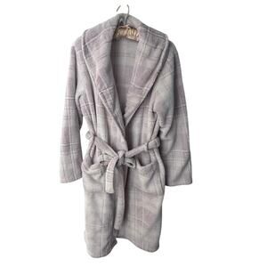 DAYDREAM Pink Plaid Plush Bathrobe Size Medium